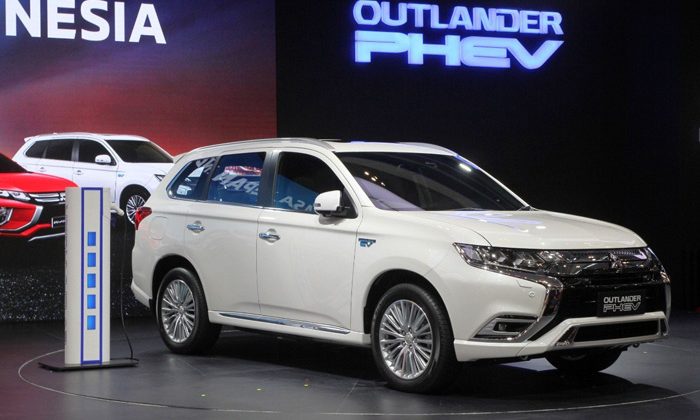 Mengenal Mobil Hybrid Mitsubishi Outlander PHEV