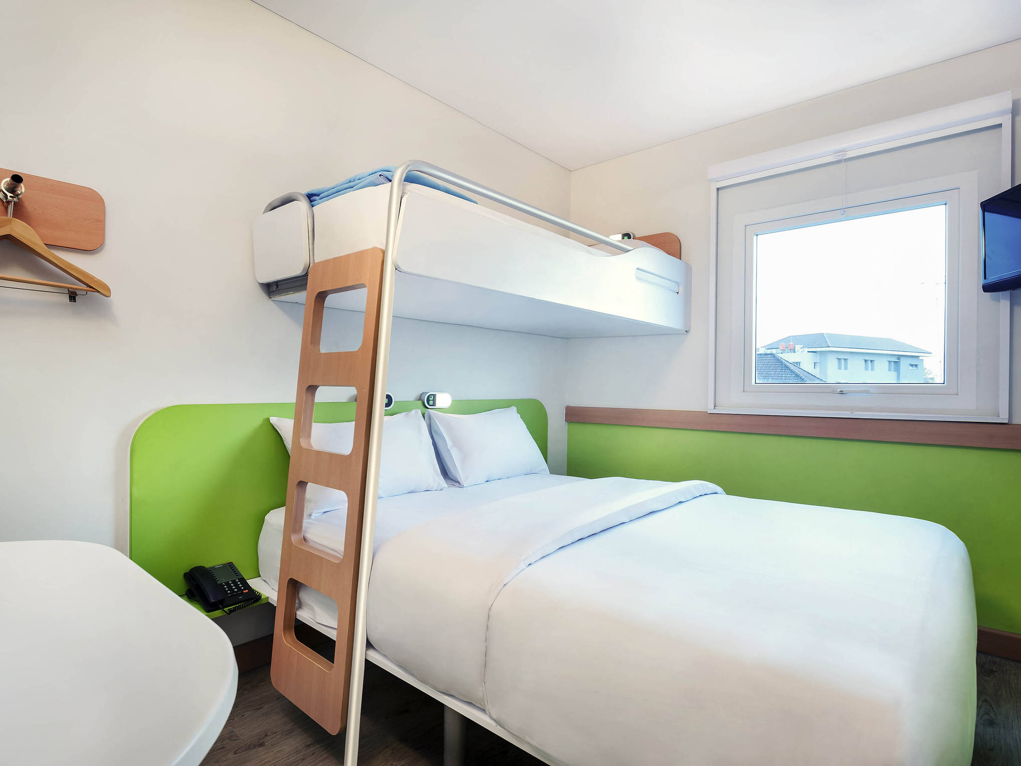 http://www.accorhotels.com/8430