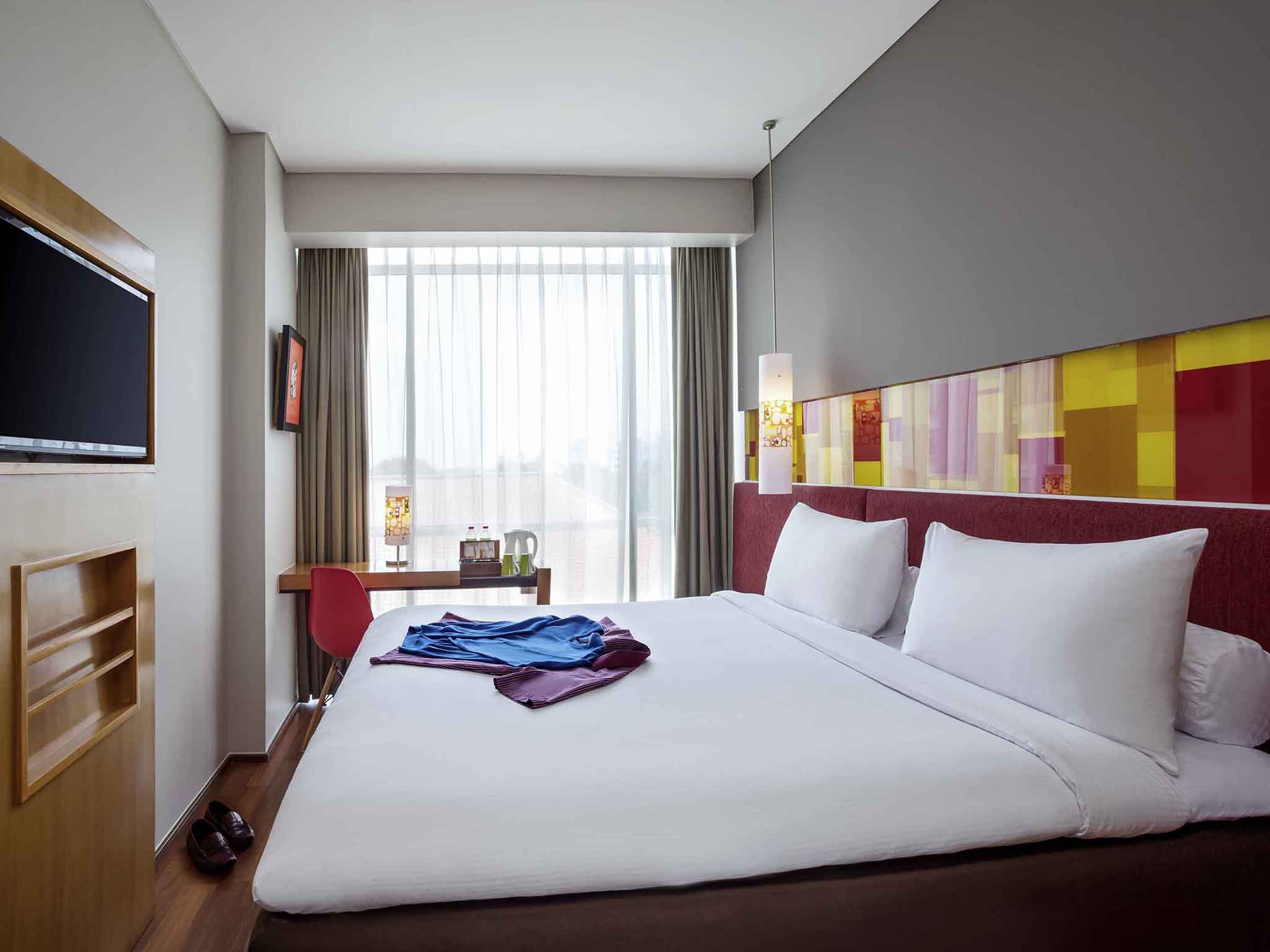 http://www.accorhotels.com/6530