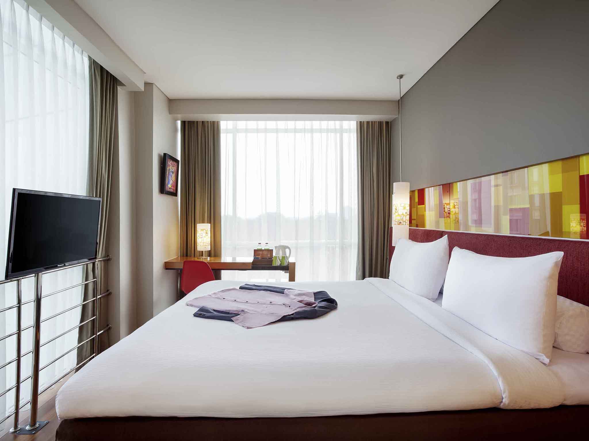 http://www.accorhotels.com/6530