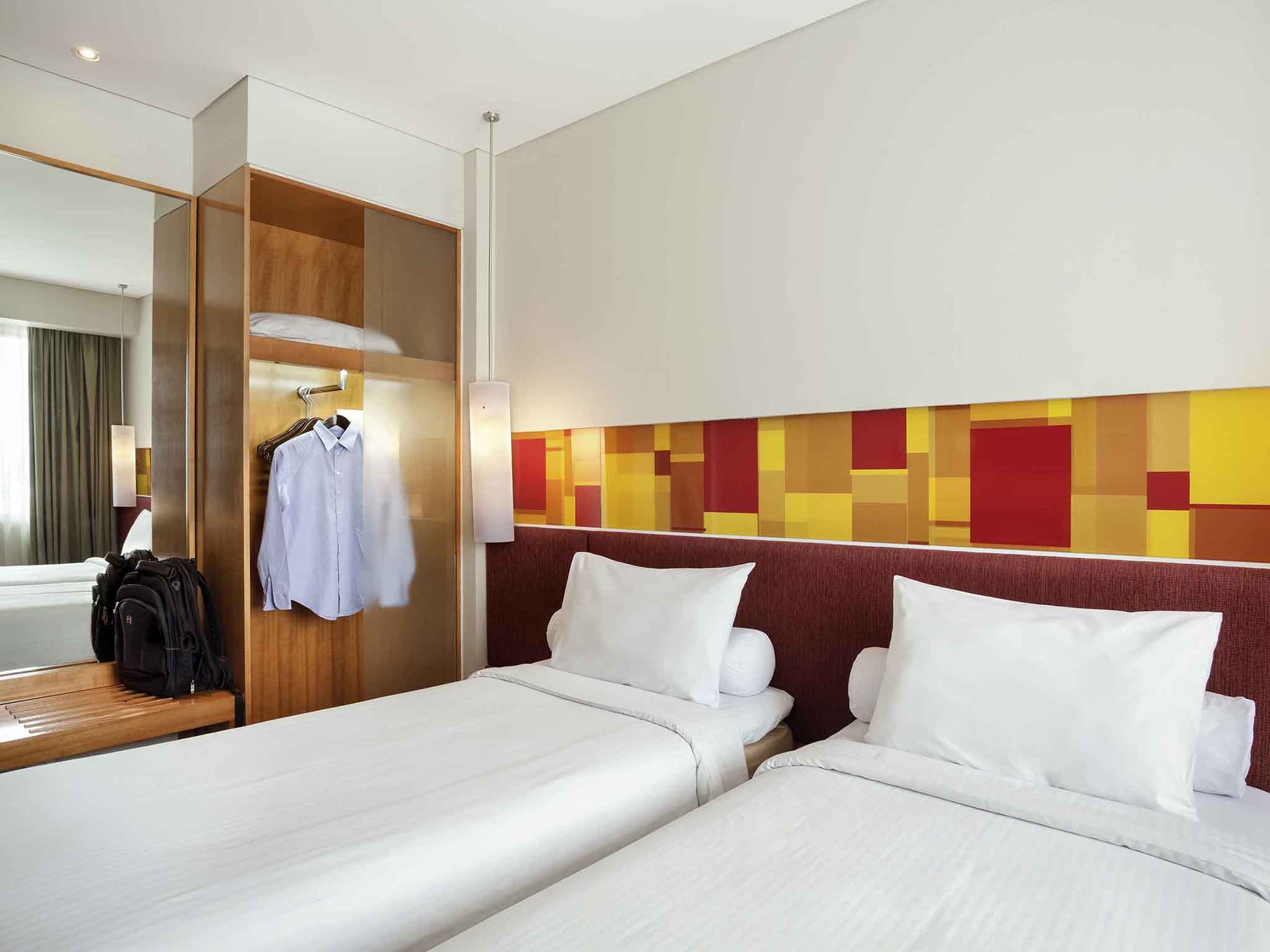 http://www.accorhotels.com/6530