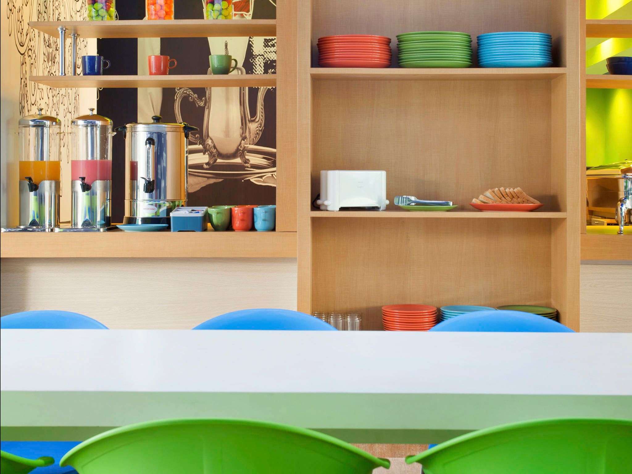 Mercure Jakarta Grogol 12